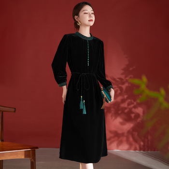 Rochie din catifea de mătase cu guler înalt, croială în A, mâneci lungi, stil vintage