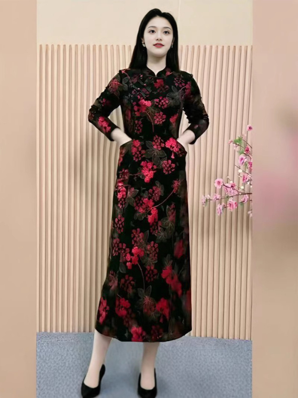 Rochie cheongsam cu stil chinezesc retro, siluetă subțire, primăvara 2025, croială midi, țesătură din bumbac roman cu amestec PVC