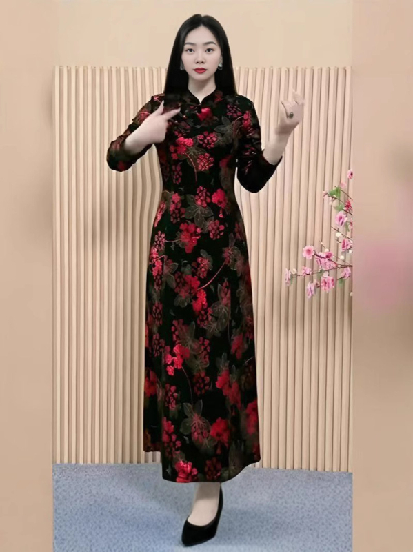 Rochie cheongsam cu stil chinezesc retro, siluetă subțire, primăvara 2025, croială midi, țesătură din bumbac roman cu amestec PVC