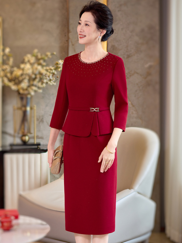 Haljina s iluzijom dvodijelnog dizajna, floralni pleteni materijal, uski elegantan kroj, srednja duljina, okrugli izrez