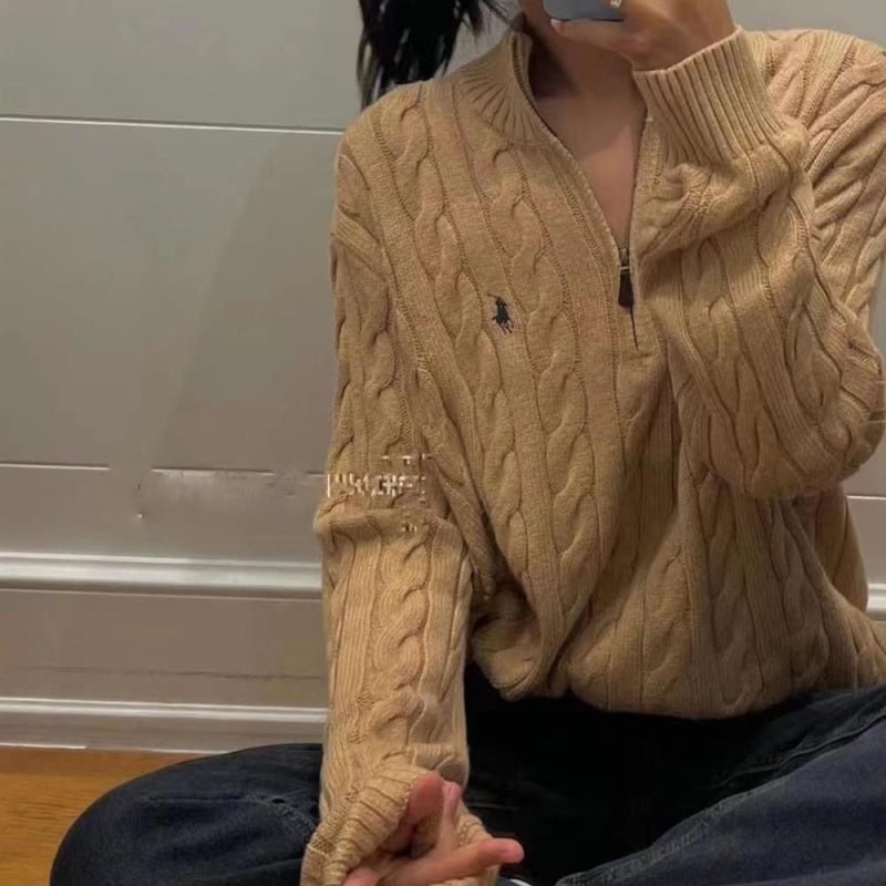 Плетена блуза с бродерия и животински принт, плътна материя, свободна кройка, дълги ръкави, полуцип яка