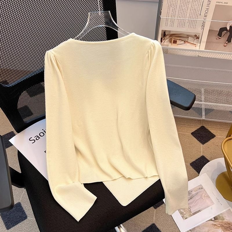 Вискозна плетена блуза-свитер, тясна кройка, кръгло деколте, къса дължина (40–50 см), пуловер