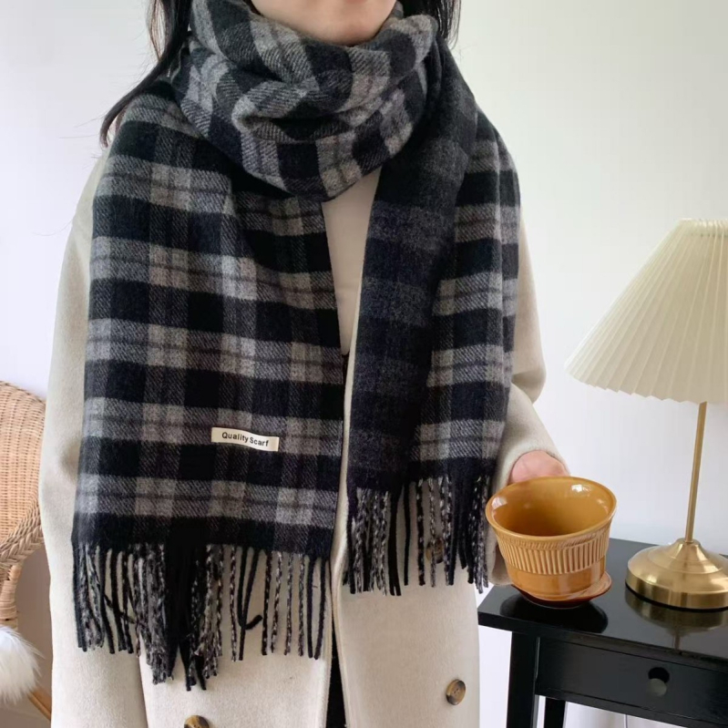 Șal din amestec de lână cu carouri, lungime lungă, iarna 2025