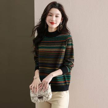 Пуловер с ивици, полуръкав, полу висока яка, къс модел, свободна кройка, средна дебелина, смес от вълна и полиестер, колажен шевен детайл, зимна версия 2024