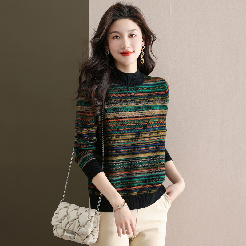 Пуловер с ивици, полуръкав, полу висока яка, къс модел, свободна кройка, средна дебелина, смес от вълна и полиестер, колажен шевен детайл, зимна версия 2024