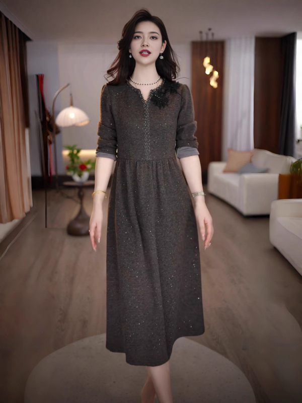 rochie în linie A, lungime midi, decolteu rotund, mâneci lungi, talie înaltă, poliester stretch, iarna 2025