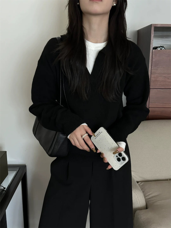 Пуловер от трикотаж с поло яка - плътна плетка, дълги ръкави, свободен силует, есен 2024