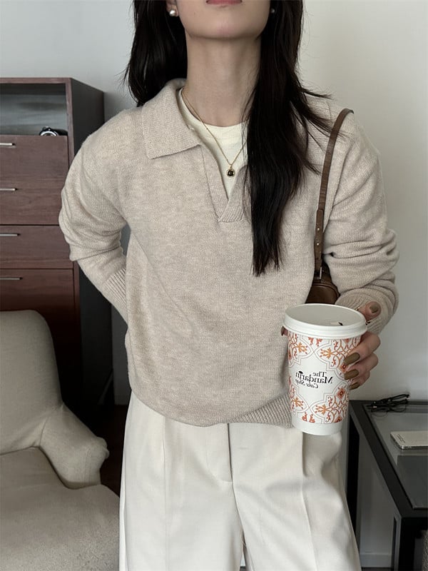 Пуловер от трикотаж с поло яка - плътна плетка, дълги ръкави, свободен силует, есен 2024