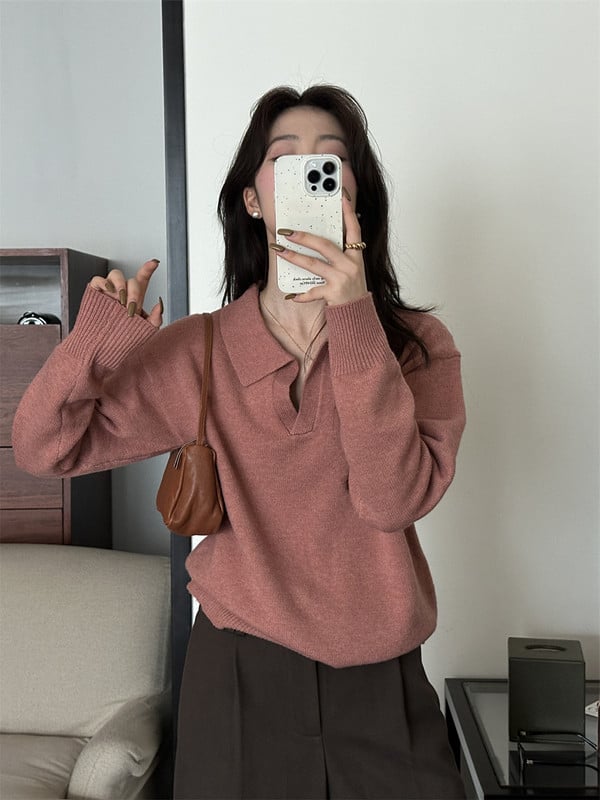 Пуловер от трикотаж с поло яка - плътна плетка, дълги ръкави, свободен силует, есен 2024