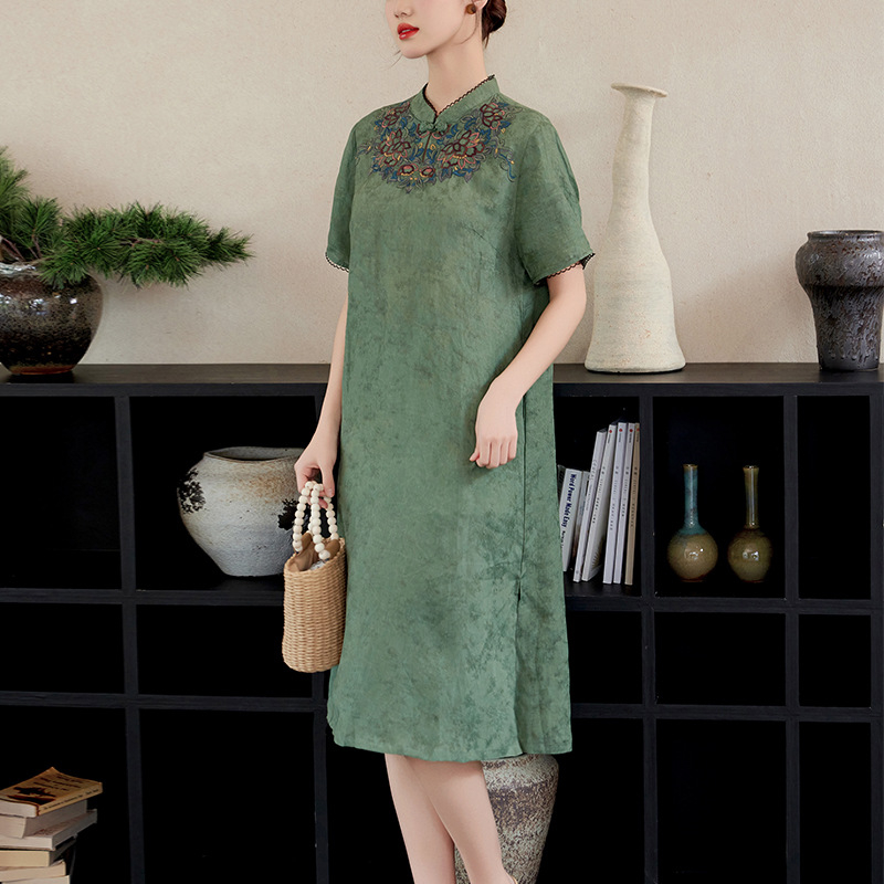 Haljina od konoplje, izvezena, midi duljine, elegantan stil, udio poliestera ispod 30%