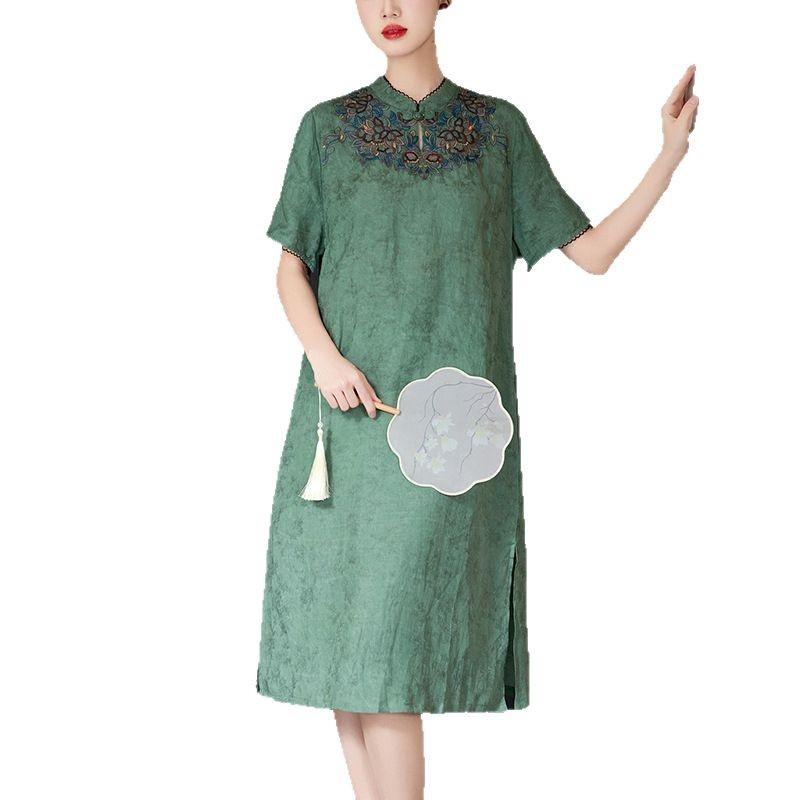 Haljina od konoplje, izvezena, midi duljine, elegantan stil, udio poliestera ispod 30%