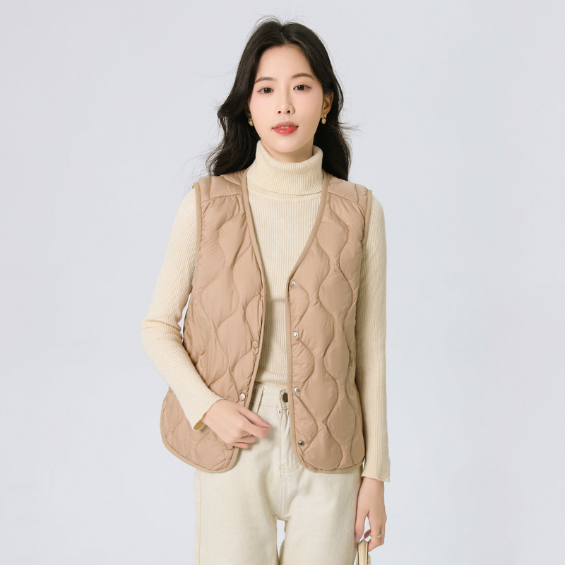 Γυναικείο γιλέκο από πούπουλο, λεπτό, V-λαιμό, μοτίβο κολοκύθας, γέμισμα από λευκό πούπουλο 86–90%, κοντό μήκος, εξωτερικό ύφασμα πολυεστέρα 95%+