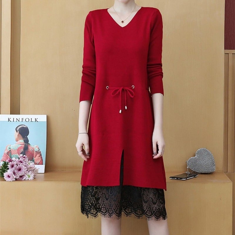 Poliészterből készült ruha V-nyakkal, hosszú ujjú, elasztikus derék, A-vonalú sziluett