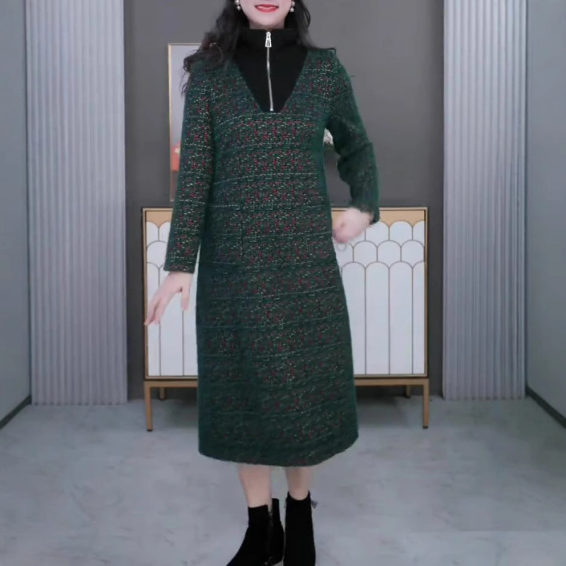 Haljina – šifon, elegantan svakodnevni stil; glavni materijal 90–95% poliester, drugi materijal <30% poliester, duljina 99 cm