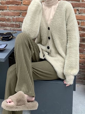 Дамски кардиган от изкуствен велур с мъхест ефект - свободна кройка, V-образно деколте, дълги ръкави, средна дължина