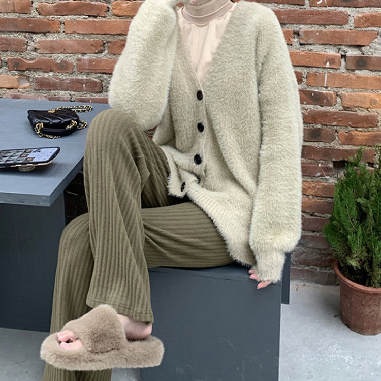 Дамски кардиган от изкуствен велур с мъхест ефект - свободна кройка, V-образно деколте, дълги ръкави, средна дължина