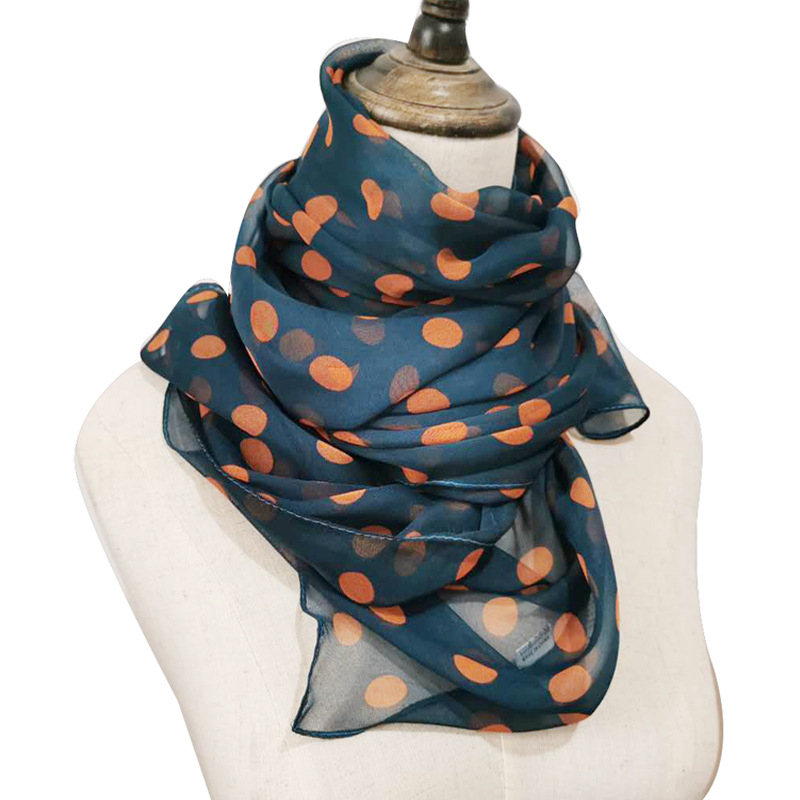 Шал от найлонов шифон с точков принт, пролет 2023, средна дължина, стил свеж и сладък