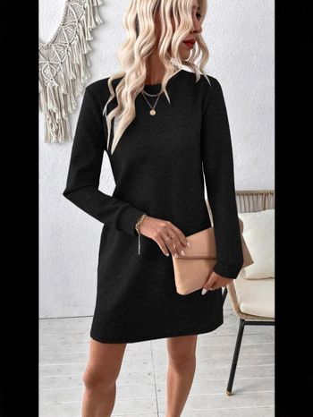 Rochie bodycon cu decolteu rotund, mâneci lungi, talie elastică și lungime scurtă