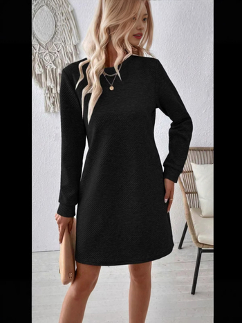 Rochie bodycon cu decolteu rotund, mâneci lungi, talie elastică și lungime scurtă