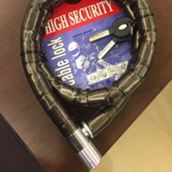 GK201.101 Κλειδαριά άρθρωσης – Ανθεκτική κλειδαριά κατά της κλοπής για πόρτες και μοτοσικλέτες, αλυσσοκλειδαριά; Υλικά: κράμα ψευδάργυρου, σίδηρος, PVC, PP; Μάρκα: Ginqo Gold Ball Lock Industry; Βάρος: 820 g