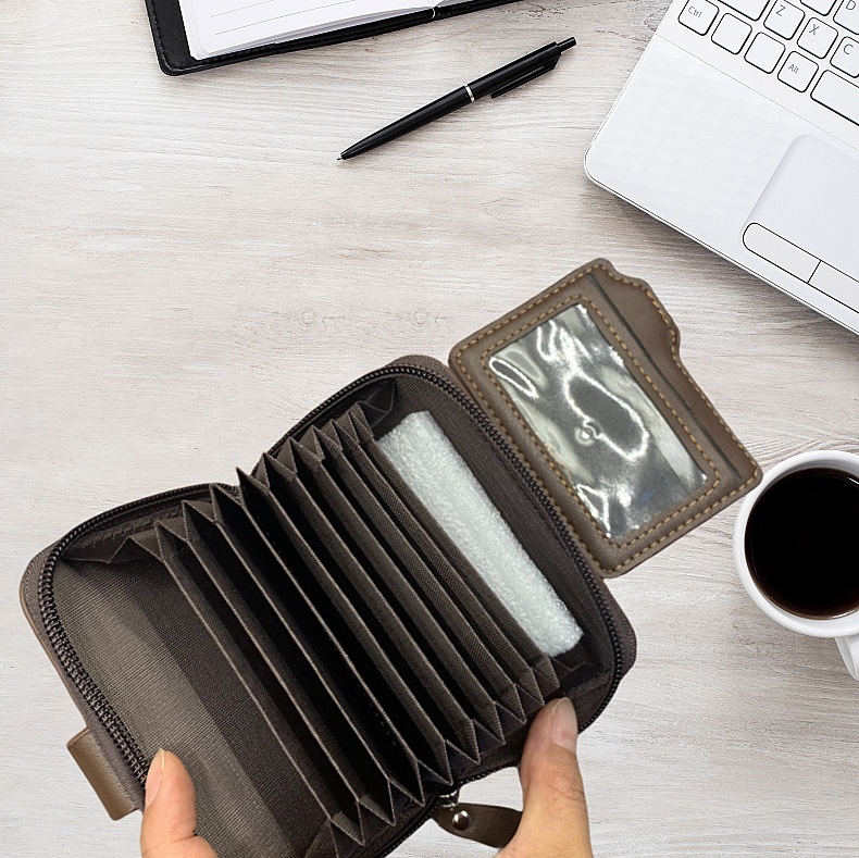 Portofel scurt pentru bărbați cu mai multe compartimente pentru carduri și buzunar pentru monede, piele PU, căptușeală din poliester, stil urban