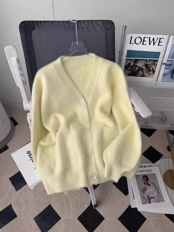 Kardigan ležernog kroja s V-izrezom, duge rukave, debeli pleteni od acrylic-spandex smjese