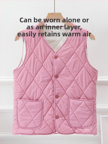 Женска жилетка от агнешки флис, подплата флис, пълнител полиестер-памук, V-образно деколте, закопчаване с едно копче, стил повседневен кардиган