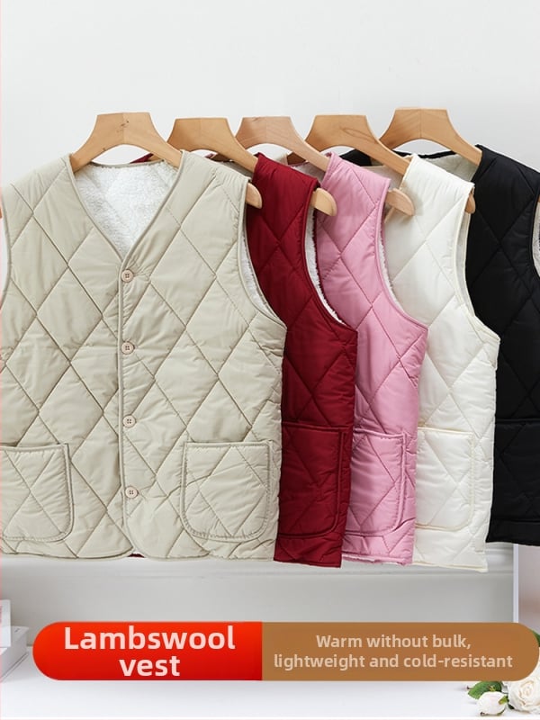 Женска жилетка от агнешки флис, подплата флис, пълнител полиестер-памук, V-образно деколте, закопчаване с едно копче, стил повседневен кардиган