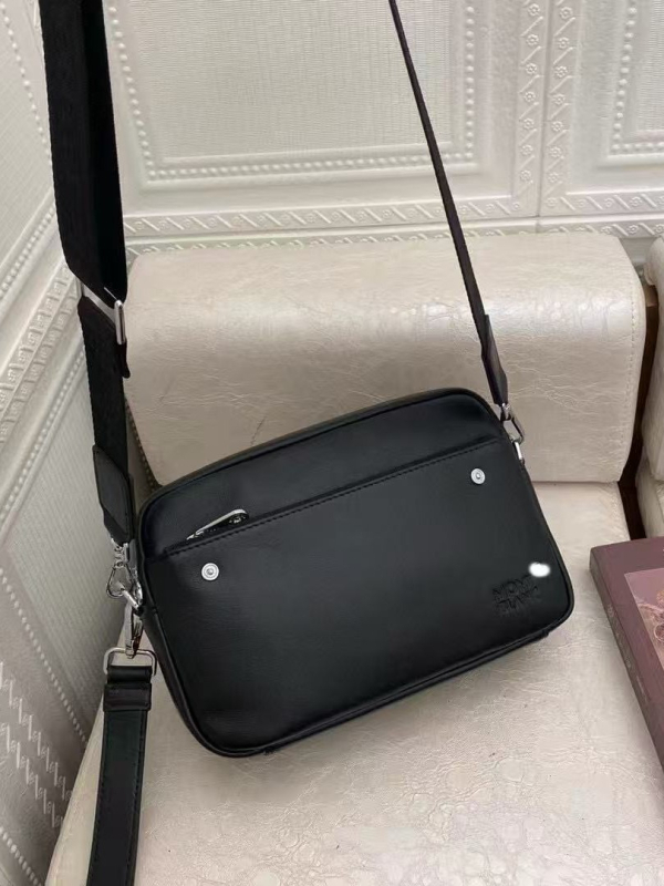 Muška crossbody torba, elitni poslovni stil, kravlja koža, jednobojna, podstava od kravlje kože, ljeto 2025