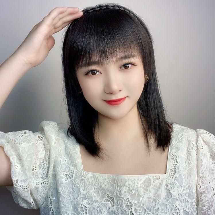 Perika od ljudske kose s integriranim frizom i prednjim dijelom koji skriva sijedu kosu (model LH122; materijal: ljudska kosa; frizura: ravna ili kos; može se bojati ili peglaiti; pogodna za sve oblike lica)