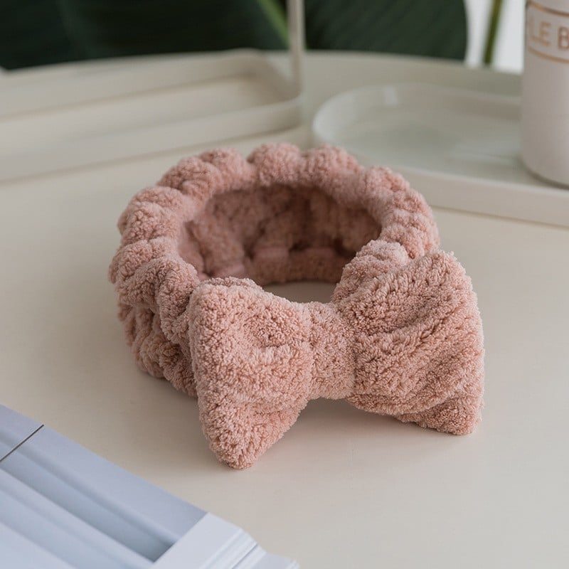 Čelenka za kosu od koralnog baršuna s mašnom – elastična, nježna prema koži, za pranje lica i nanošenje šminke