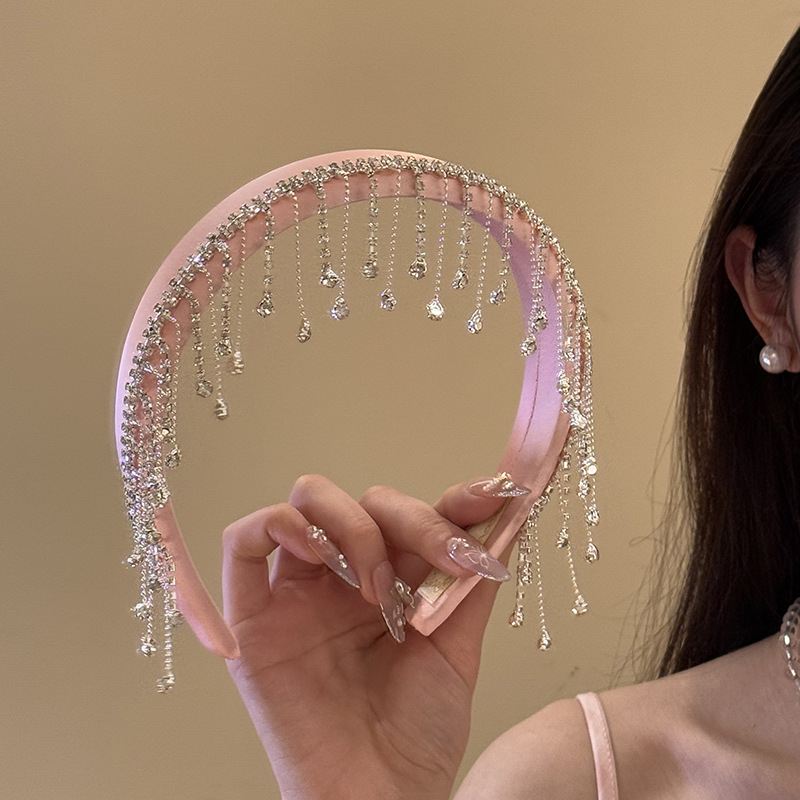 Bandă pentru cap cu ciucuri pentru femei — stil Coreean, primăvara 2025, Brand: Altul