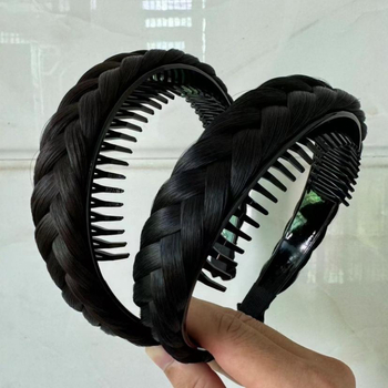 Pokrivač za glavu s perikom, ručna izrada, plastika/smolа materijal, retro stil, marka Fine Fantasy