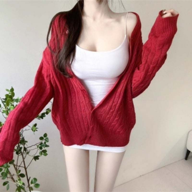 Кардиган-свитер от Mink velvet, свободна кройка, V-образно деколте, дълги ръкави, средна дължина (Материя: Mink velvet; Основна материя: Друго; Шаблон: едноцветен; Дебелина: Нормална; Яка: V-образна)