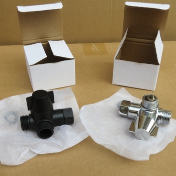 ABS trojvývodový sprchový rozdeľovač ST-13, 20 mm vstup, 20 mm vetvenie, moderný minimalistický štýl