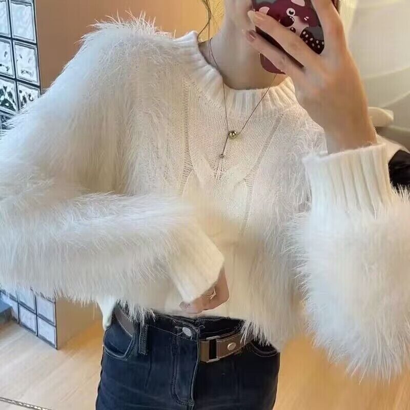 Пуловер от chenille за жени, свободен силует, кръгло деколте, средна дебелина, овча вълна