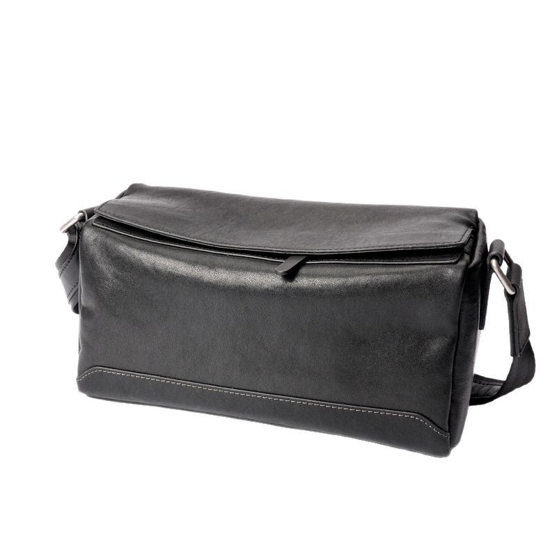 Muška torba preko ramena, unisex dizajn, koža obrađena biljnim tannom, poliester podstava, jednobojni uzorak