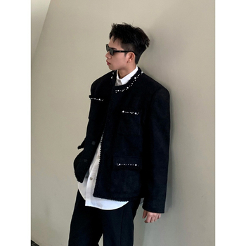 Férfi slim-fit kabát gyöngyös díszítéssel, Vinylon-Lycra anyag, ősz 2025