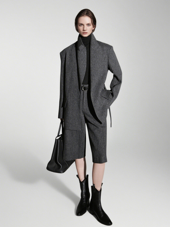 Дамски вълнен костюм, модел с райета/каре, двойно закопчаване, яка в стил костюм, есен 2025