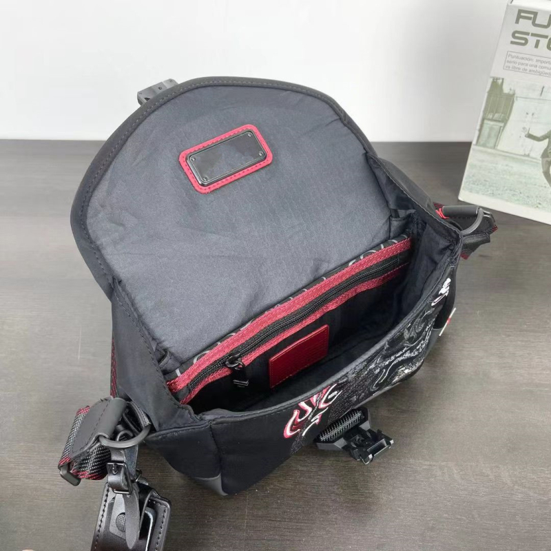 Geantă crossbody pentru bărbați cu broderie Dragon Year – Nylon, rezistență la abraziune, model cu animale, căptușeală poliester, pentru uz zilnic și drumuri de afaceri