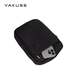 Yakuss Muška Crossbody Torba – PU Koža, Zatvaranje na zip, Unutarnje pretince: skriveni pretinac sa zipom, pretinac za telefon, dokumente; Jednostruka naramenica, Najlon podstava, Stil: Poslovno putovanje