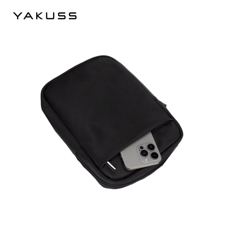 Yakuss Muška Crossbody Torba – PU Koža, Zatvaranje na zip, Unutarnje pretince: skriveni pretinac sa zipom, pretinac za telefon, dokumente; Jednostruka naramenica, Najlon podstava, Stil: Poslovno putovanje