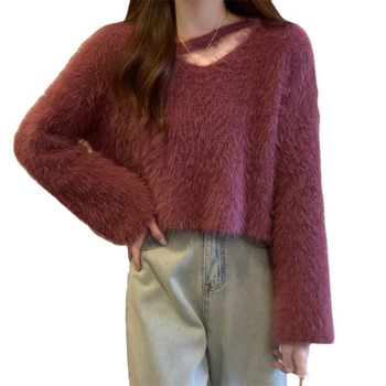 Дамски пуловер от агнешка вълна, V-образно деколте, слим фит, ултра къс модел, пачуърк Zen стил