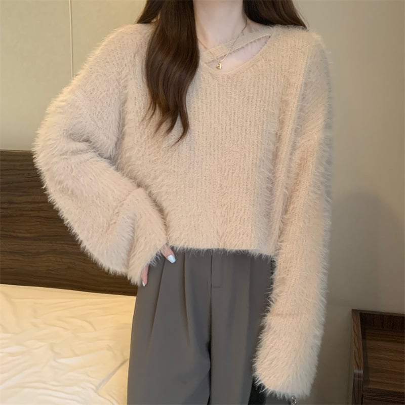 Дамски пуловер от агнешка вълна, V-образно деколте, слим фит, ултра къс модел, пачуърк Zen стил