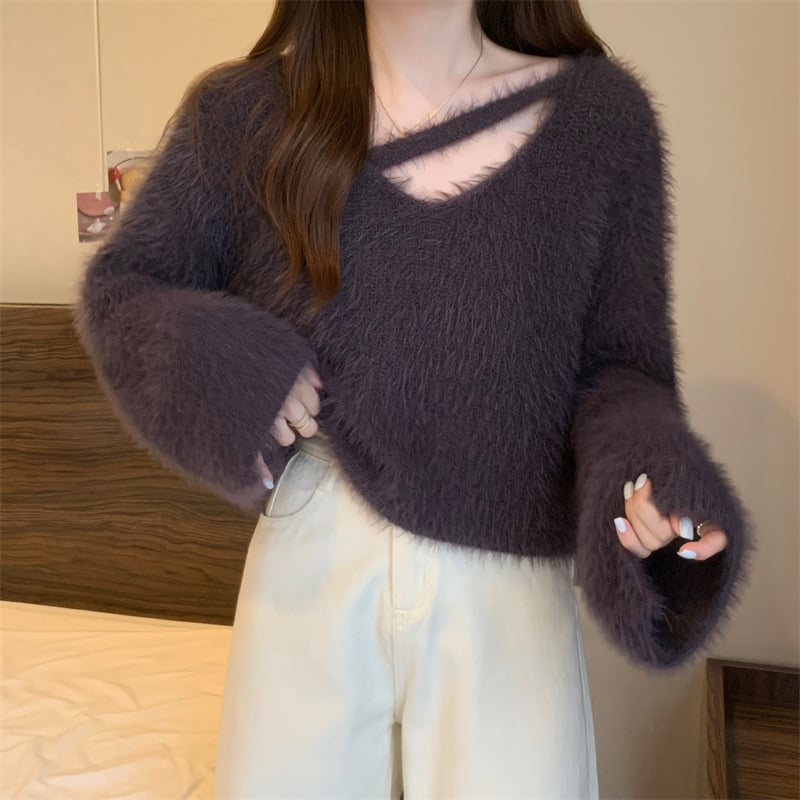 Дамски пуловер от агнешка вълна, V-образно деколте, слим фит, ултра къс модел, пачуърк Zen стил