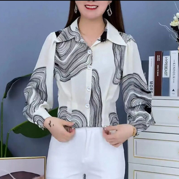 Риза с дълги ръкави, поло яка, талията се оформя, къс модел, вълнена смес плат