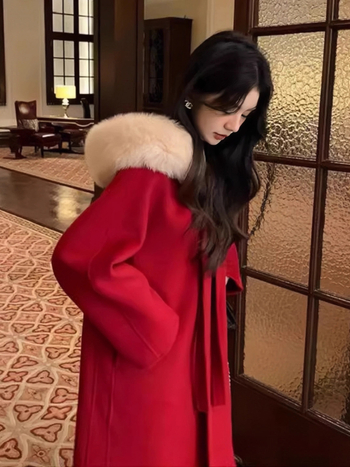 Gyapjúkabát szőrme gallérral (gyapjú; spandex; rövid hossz; raglán ujjak)