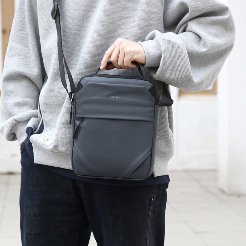 Muška crossbody torba - vodootporna kožna membrana, velika kapaciteta, lagana, prozračna, za poslovna putovanja