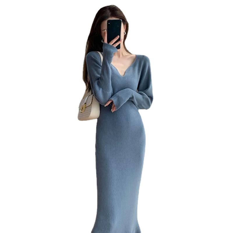 Alpaka gyapjúból készült V-nyakú kötött ruha, hosszú ujjú, magas derékvonal, midi hosszúságú