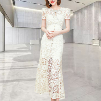 Csipkés, rövid ujjú ruha masnival, karcsúsított szabásvonalú, hosszú ruha, poliészter 90–95%